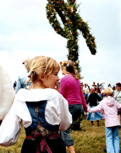 midsom 03 RGB 72DPI 237x300 Swedish traditions: Midsummer in Sweden